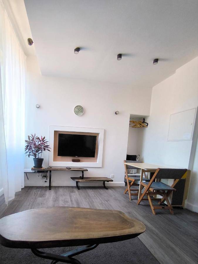 Appartement entier, Studio lumineux avec belle vue in Salernes, Région de Draguignan