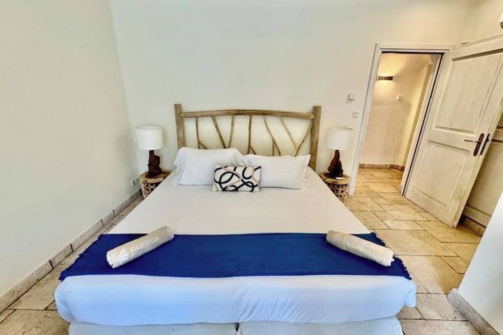 Magnificent luxury villa with swimming pool in Porto-Vecchio, Sartène und Umgebung