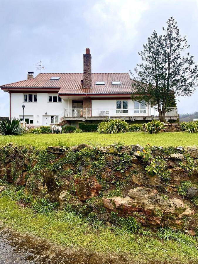 Casa rural para 6 personas, con Terraza además de Jardín y Vistas en Grado