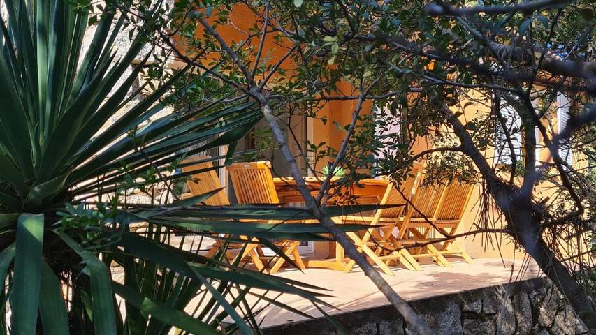 Location de vacances pour 4 personnes, avec vue et jardin dans Plage d'Abartello - 3