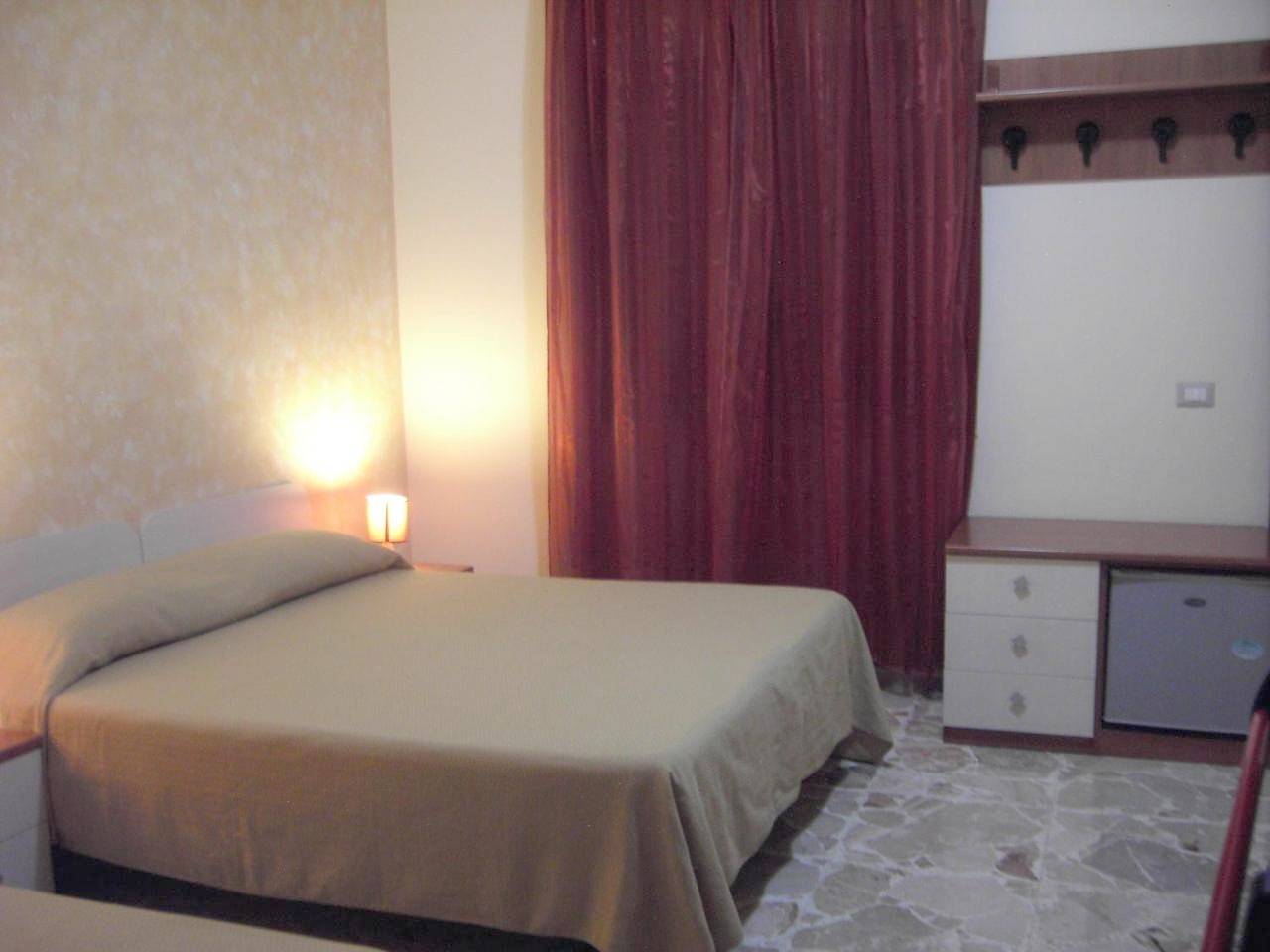 Quadruple Room with Private Bathroom in Motta Sant'Anastasia, Catania e dintorni