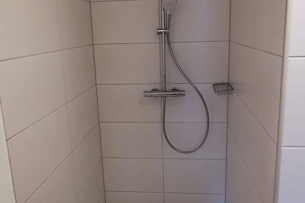Ganze Wohnung, Ferienwohnung -Andrea sehr ruhige Lage, 10 min bis zur Outletcity Metzingen in Kohlberg, Landkreis Esslingen