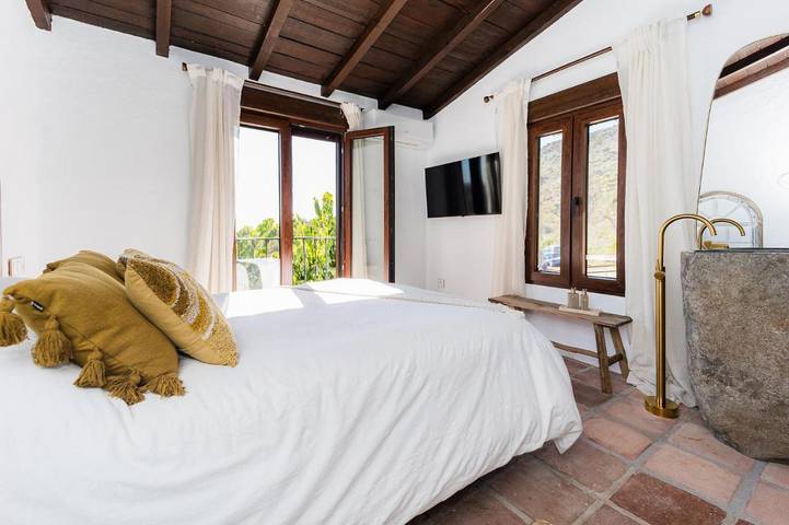 Chalet para 19 personas, con Jacuzzi y Jardín además de Piscina y Vistas en Costa Tropical - 3