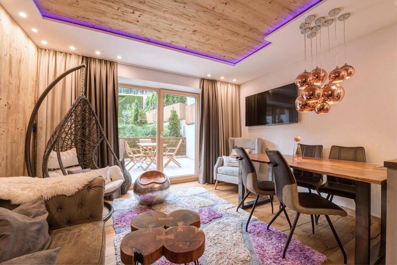 Apartamento entero, Double Room with Balcony (Dawin - die Sennerei) in Lechtal Alps, Sankt Anton am Arlberg