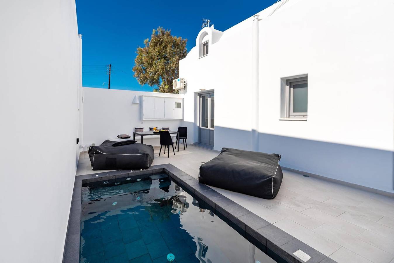 Villa pour 5 personnes avec terrasse in Plage d'Perivolos, Perissa