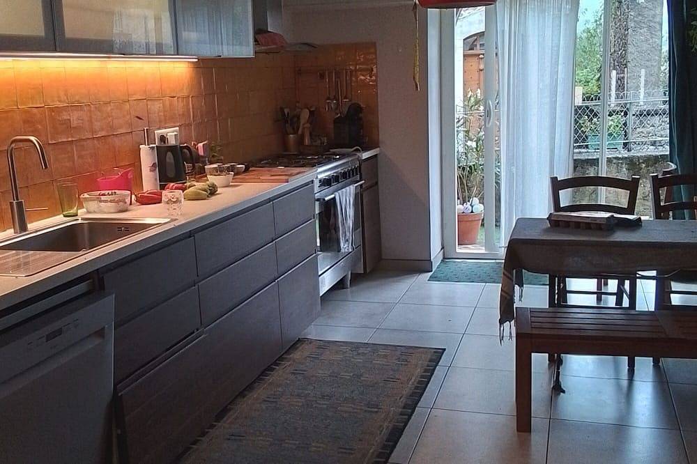 Charming country house in the heart of the village in Osse-en-Aspe, Béarn