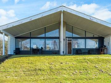 Gîte pour 7 personnes, avec terrasse, adapté aux familles dans Viborg