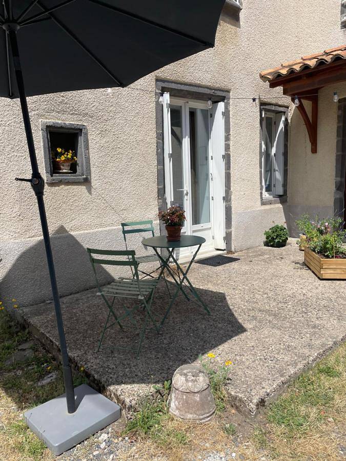 Gîte pour 2 personnes, avec jardin et terrasse à Saint-Flour - 2