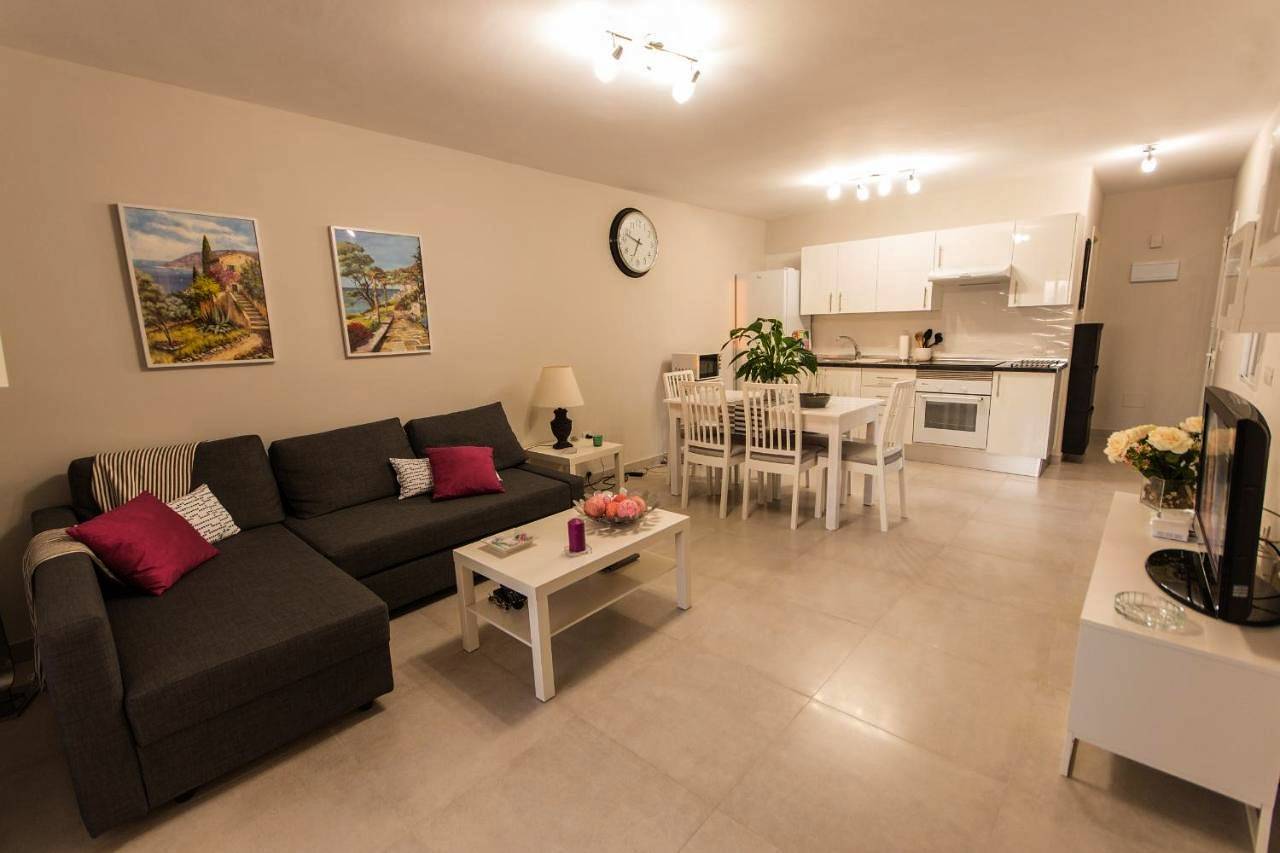 Entire apartment, Luminoso apart Mareverde in San Eugenio Alto, Adeje