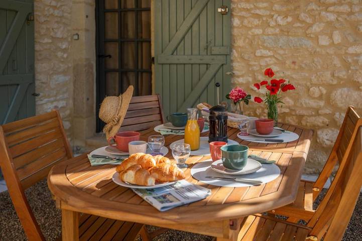 Location de vacances pour 8 personnes, avec jardin ainsi que jacuzzi et terrasse à Thonac - 4