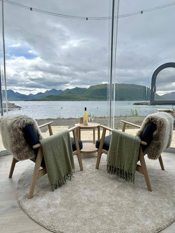 Camping for 2 personer, med jacuzzi og sauna i tillegg til hage i Norge