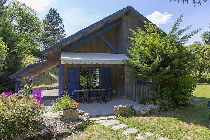 Gîte pour 4 personnes, avec Terrasse et Jardin à Nans-sous-Sainte-Anne