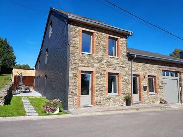 Gîte pour 8 personnes, avec vue et jardin, animaux acceptés dans Gros Fays