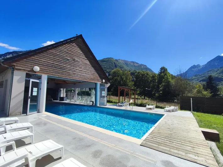 Aparthotel para 8 personas, con piscina además de vistas y jardín, Se admiten mascotas - 1