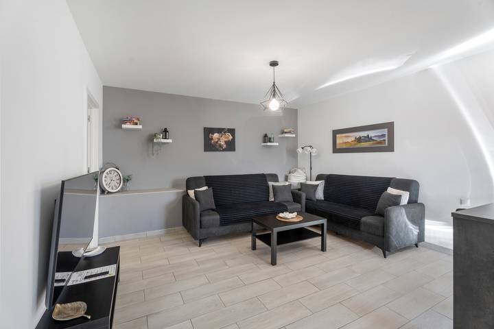 Gîte pour 4 personnes, avec jardin, adapté aux familles à Arona - 4