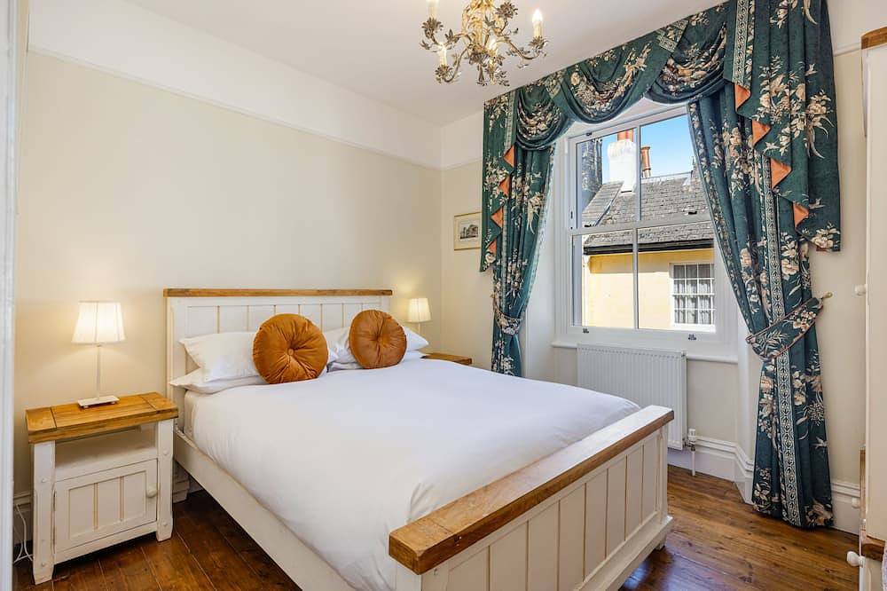Ganze Wohnung, Deluxe-Apartment-Eigenes Badezimmer-Blick auf den Hof in Chagford, Dartmoor National Park
