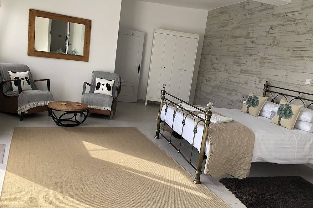 Apartamento entero, Spacious and light accommodation with private pool and stunning views. in Bédar, Provincia de Almería