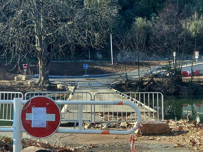 Location de vacances pour 2 personnes, avec jardin et piscine ainsi que terrasse et vue à Bédarieux - 4