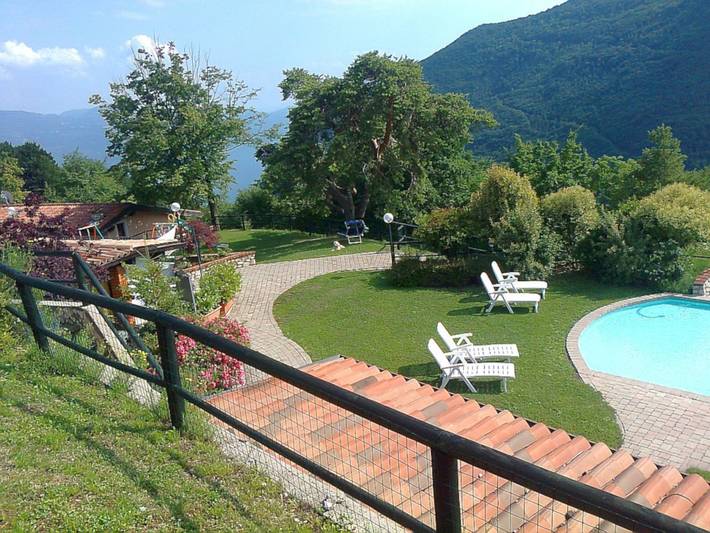 Ferienhaus für 6 Personen, mit Terrasse und Pool in Tignale - 2