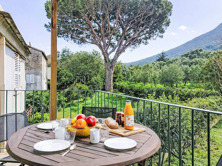 Gîte pour 5 personnes, avec terrasse à Luri - 2