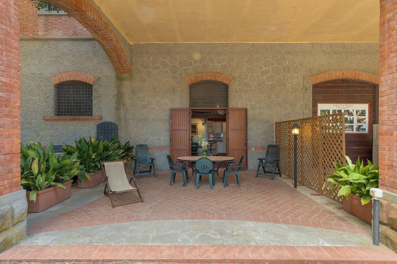 Appartamento intero, Appartamento 'Villa I Tigli - Geranium' con piscina condivisa, Wi-Fi e aria condizionata in Campiglia Marittima, Costa degli Etruschi