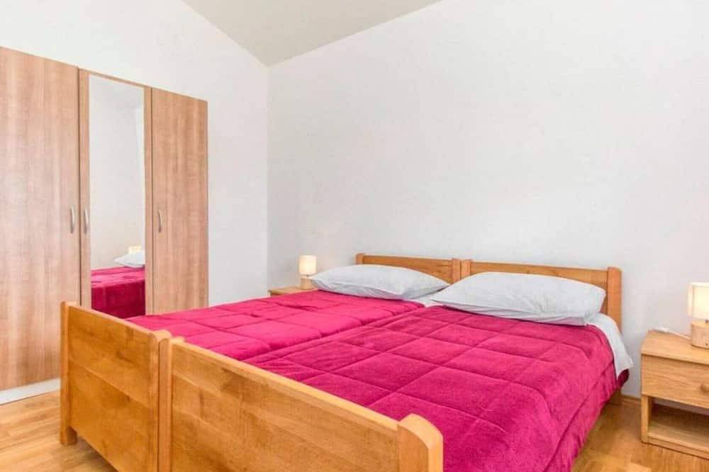 Four Bedroom Villa with the pool in Dalmatinisches Zagora