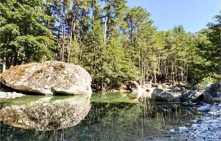 Gîte pour 6 personnes, avec jardin à Ucciani - 3