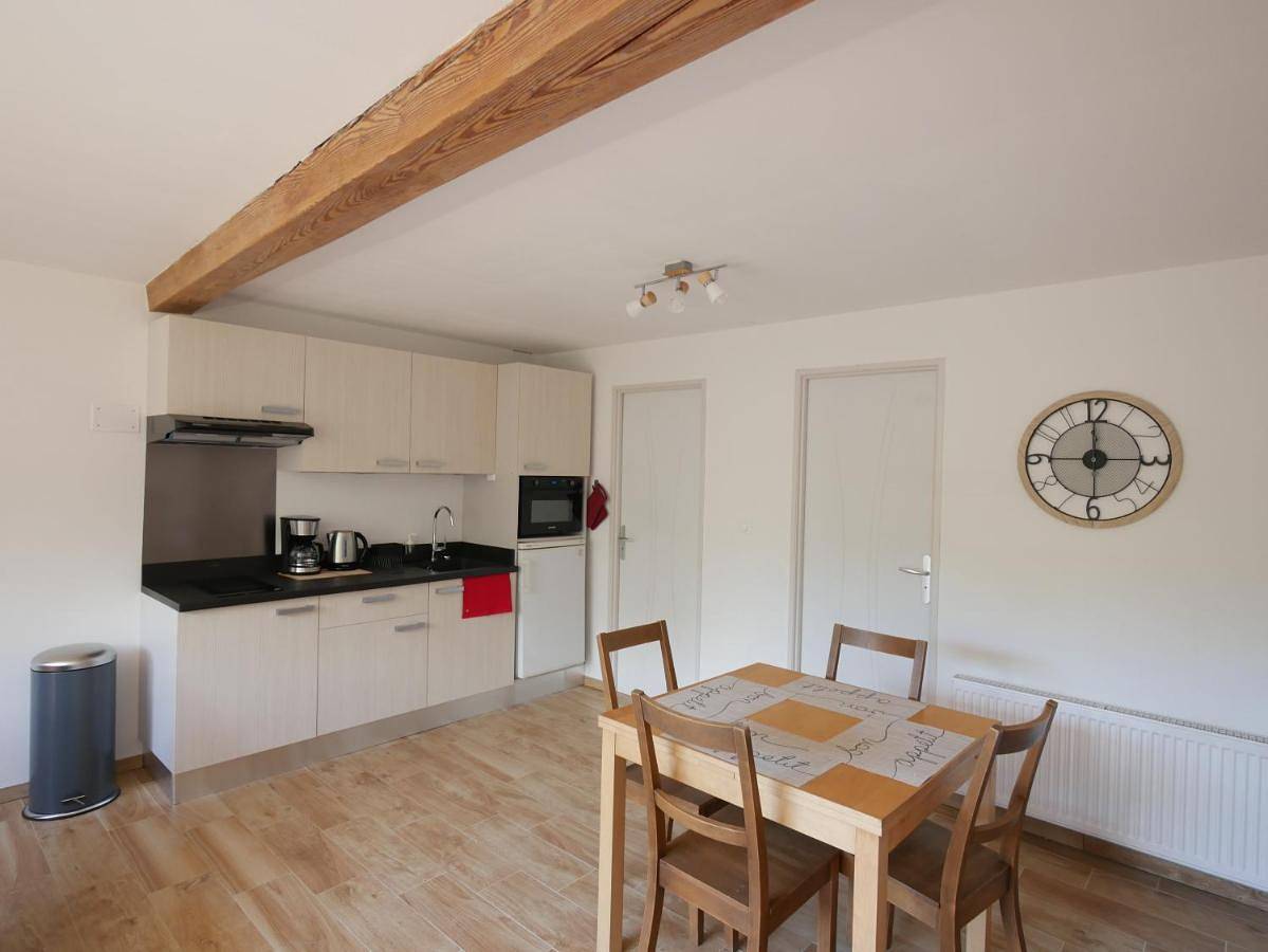 Appartement entier, One-Bedroom Apartment in Saint-Bonnet-en-Champsaur, Parc national des Écrins