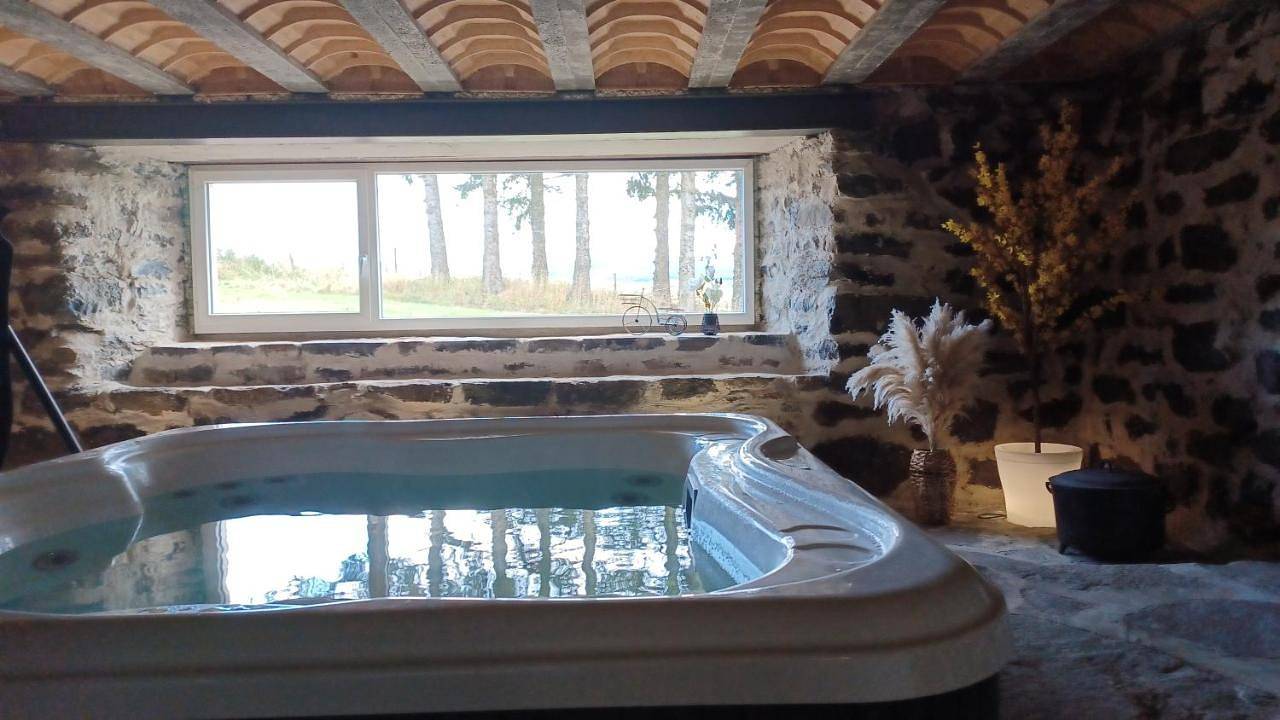 Four-Bedroom House in Saint-Front, Mézenc