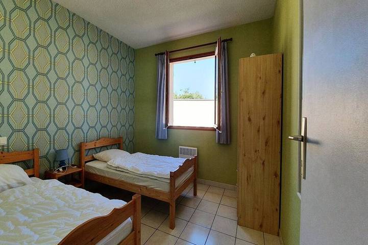 Location de vacances pour 6 personnes, avec jardin et piscine, animaux acceptés à Saint-Geniès-de-Fontedit - 4