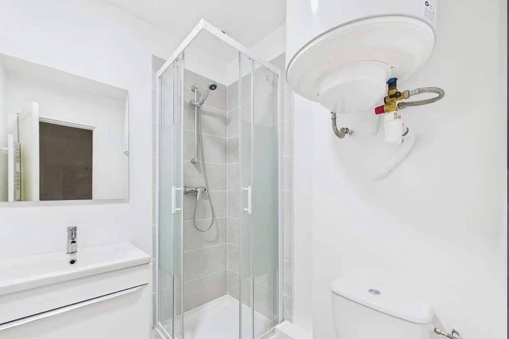 Appartement entier, Studio cosy aménagé avec cour privative – Saint-Cloud in Domaine national de Saint-Cloud, Saint-Cloud