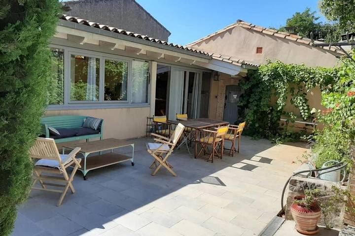 Gîte pour 2 personnes, avec vue ainsi que jardin et piscine à Moux - 4