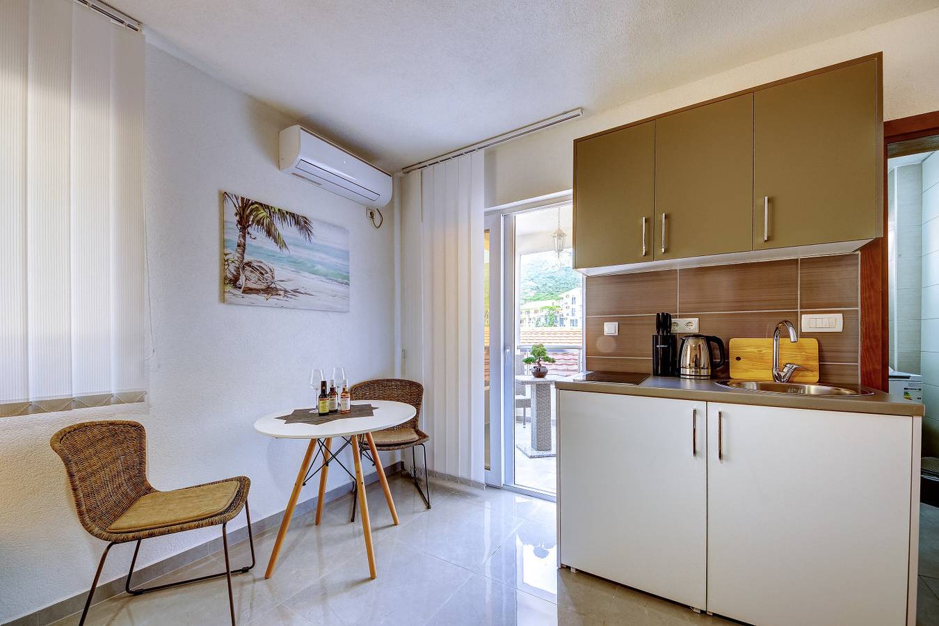 Ganze Ferienwohnung, Nike's Apartment in Dobra Voda, Montenegro