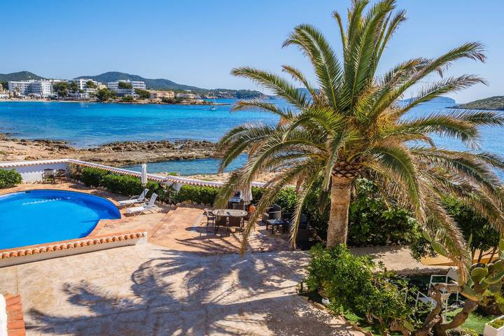 Villa voor 10 personen met balkon in Es Canar, Santa Eulària des Riu