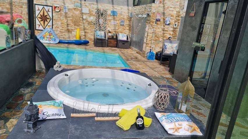 Dom dla 5 osób, z basen i ogród oraz jacuzzi, zwierzęta dozwolone - 1