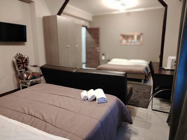 Chambre d’hôte pour 4 personnes, avec piscine ainsi que jardin et balcon à Catane - 3