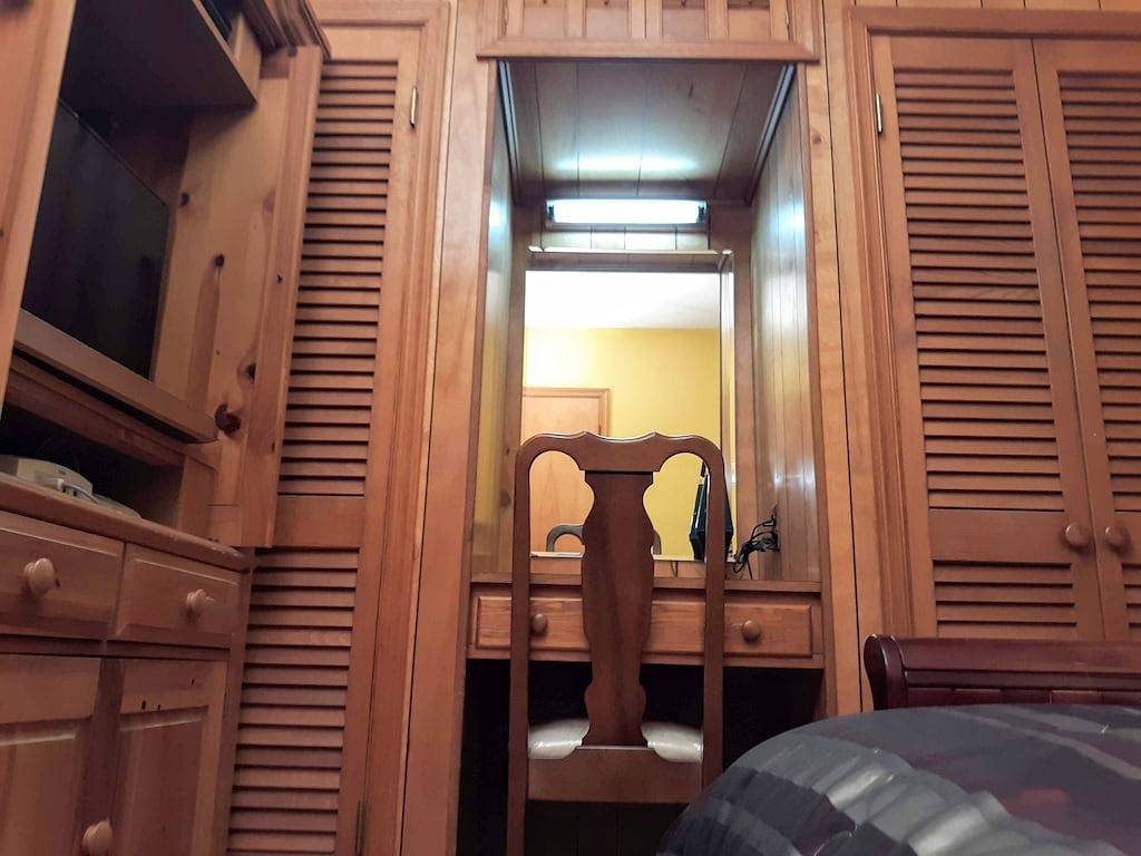 Ein sauberes, sicheres Haus voller Stahlkugeln und Vintage-Spielekonsolen in Dumbarton, Henrico County