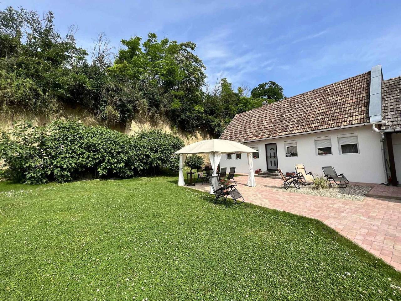 Holiday home in rural tranquillity, in a friendly location, near a winery  in South West Balaton