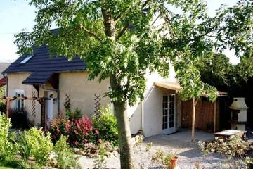 Gîte pour 8 personnes, avec jardin à Lithaire