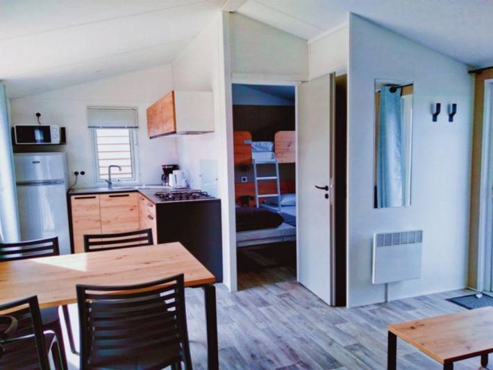 Mobil home pour 5 personnes, animaux acceptés dans Plage de Landrezac - 2
