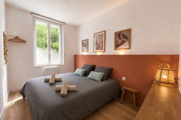 Entire apartment, The Hacienda - Patio Terrace - Downtown / Beach 5 min in Saint-Martin-du-Littoral, Le Havre region
