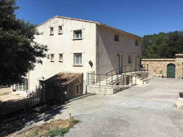 Location de vacances pour 6 personnes, avec jardin ainsi que vue et piscine à Le Martinet - 3