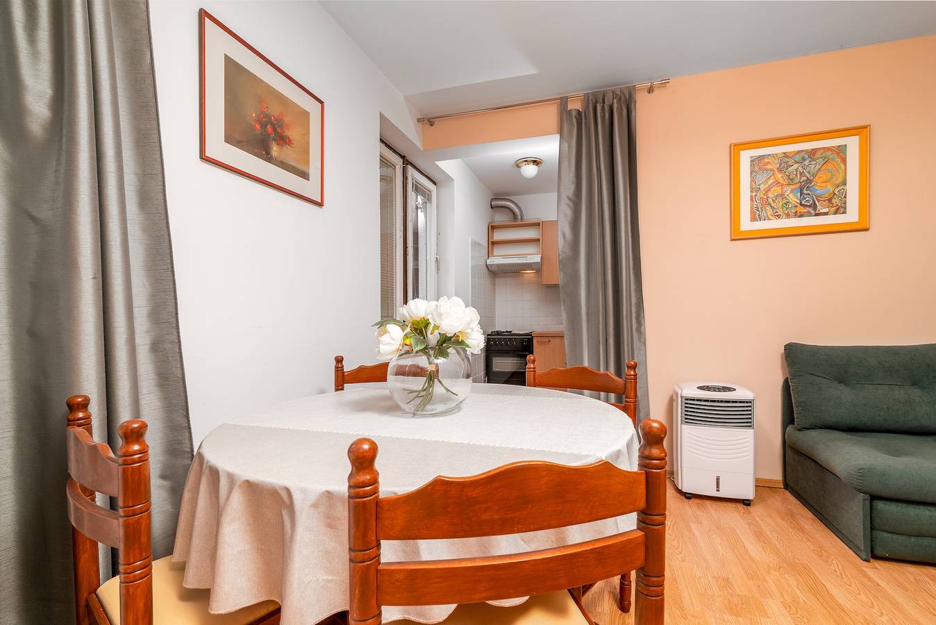 Appartement entier, Appartement de deux chambres avec la terrasse Bale, Rovinj A-22881-a in Bale (Croatie), Région de Rovinj