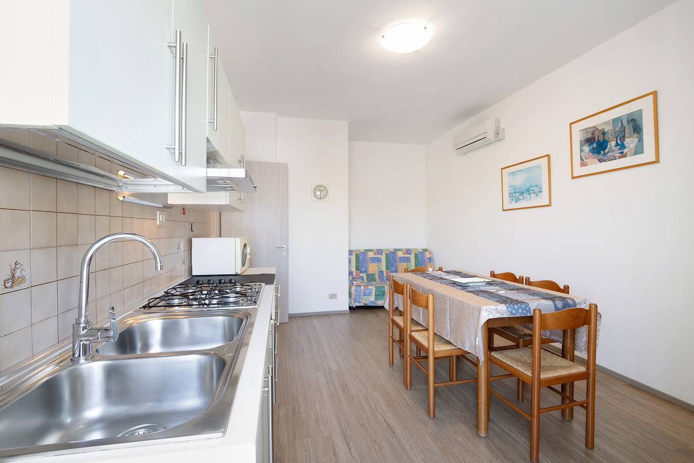 Entire apartment, Apartment '2 Piano' with Shared Terrace, Wi-Fi and Air Conditioning in Lido di Jesolo, Jesolo