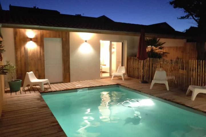 Villa pour 15 personnes, avec Jacuzzi et Jardin à Mimizan