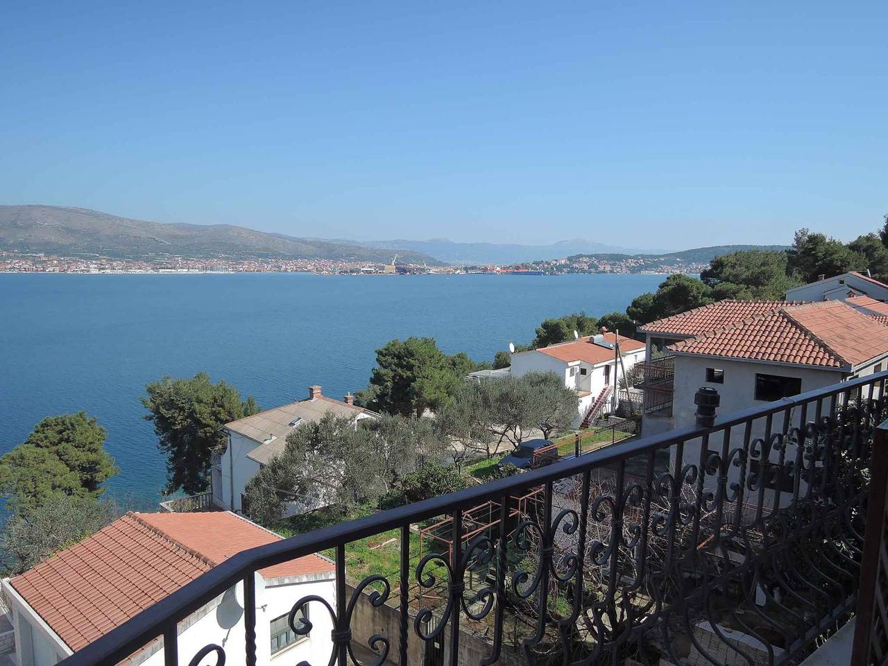 Ganze Ferienwohnung, Ferienwohnung mit Balkon und Meerblick  in Okrug Donji, Ciovo