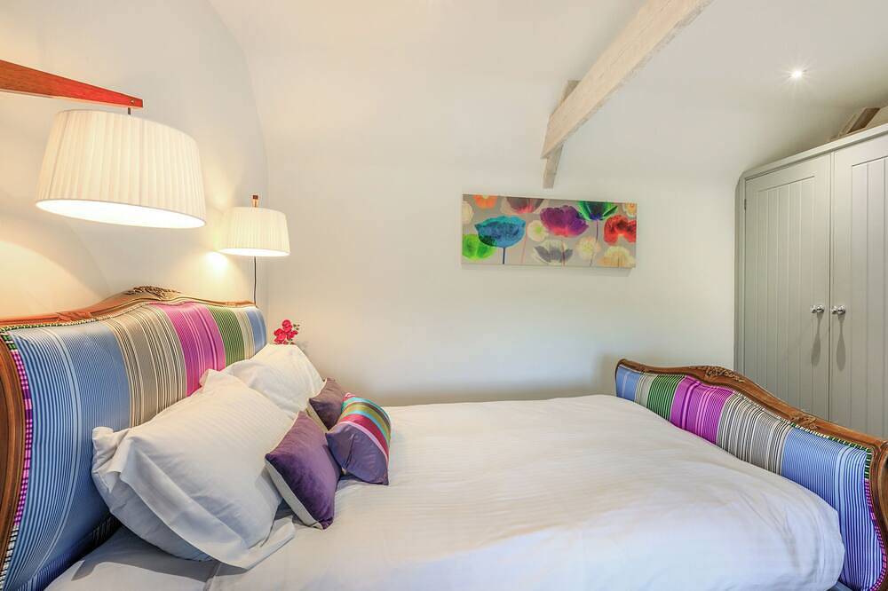 4 bedroom accommodation in Bishopswood, near Honiton in Otterford, Somerset