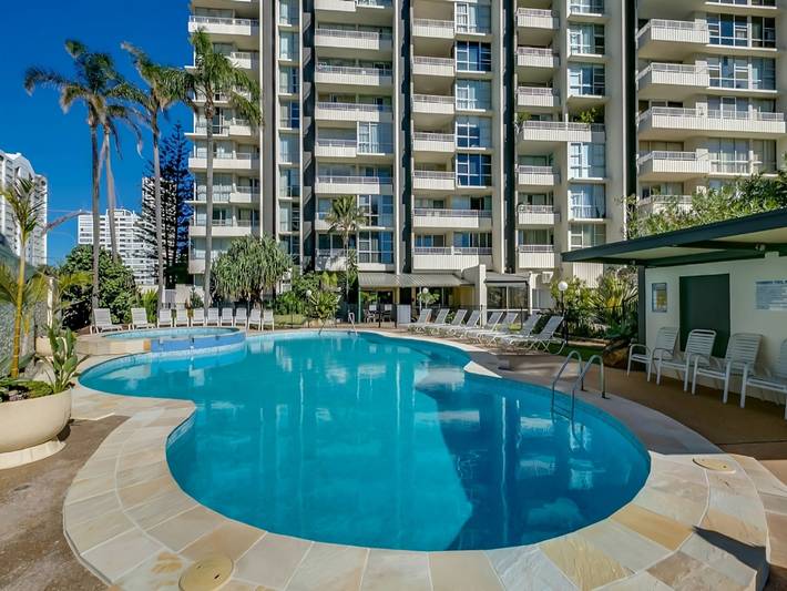 Holiday rental for 4 people, with pool in Surfers Paradise