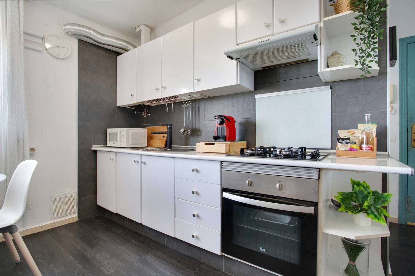 Entire apartment, Vacation Apartment 'Acogedor En La Laguna' with Shared Terrace, Wi-Fi and Air Conditioning in MacKay (Canary Islands), San Cristóbal de La Laguna