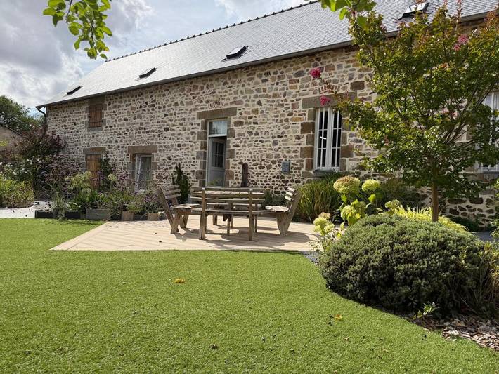 Location de vacances pour 6 personnes, avec Terrasse et Vue à Saint-Georges-Buttavent